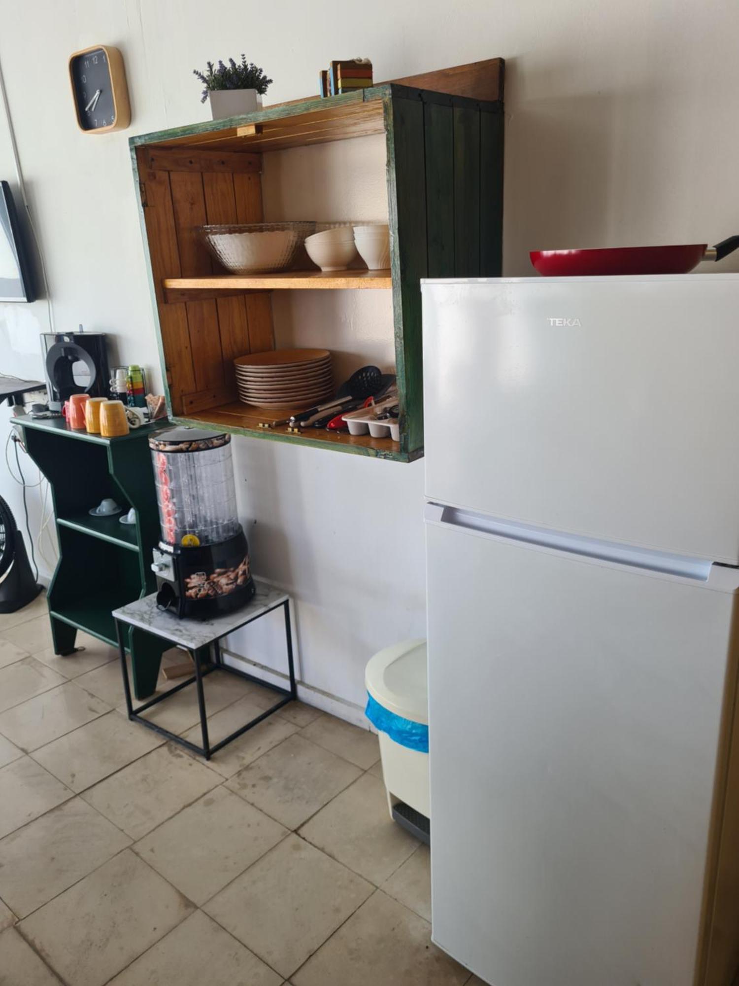 Хостел Casa Vale Ecotainer Лиссабон Экстерьер фото