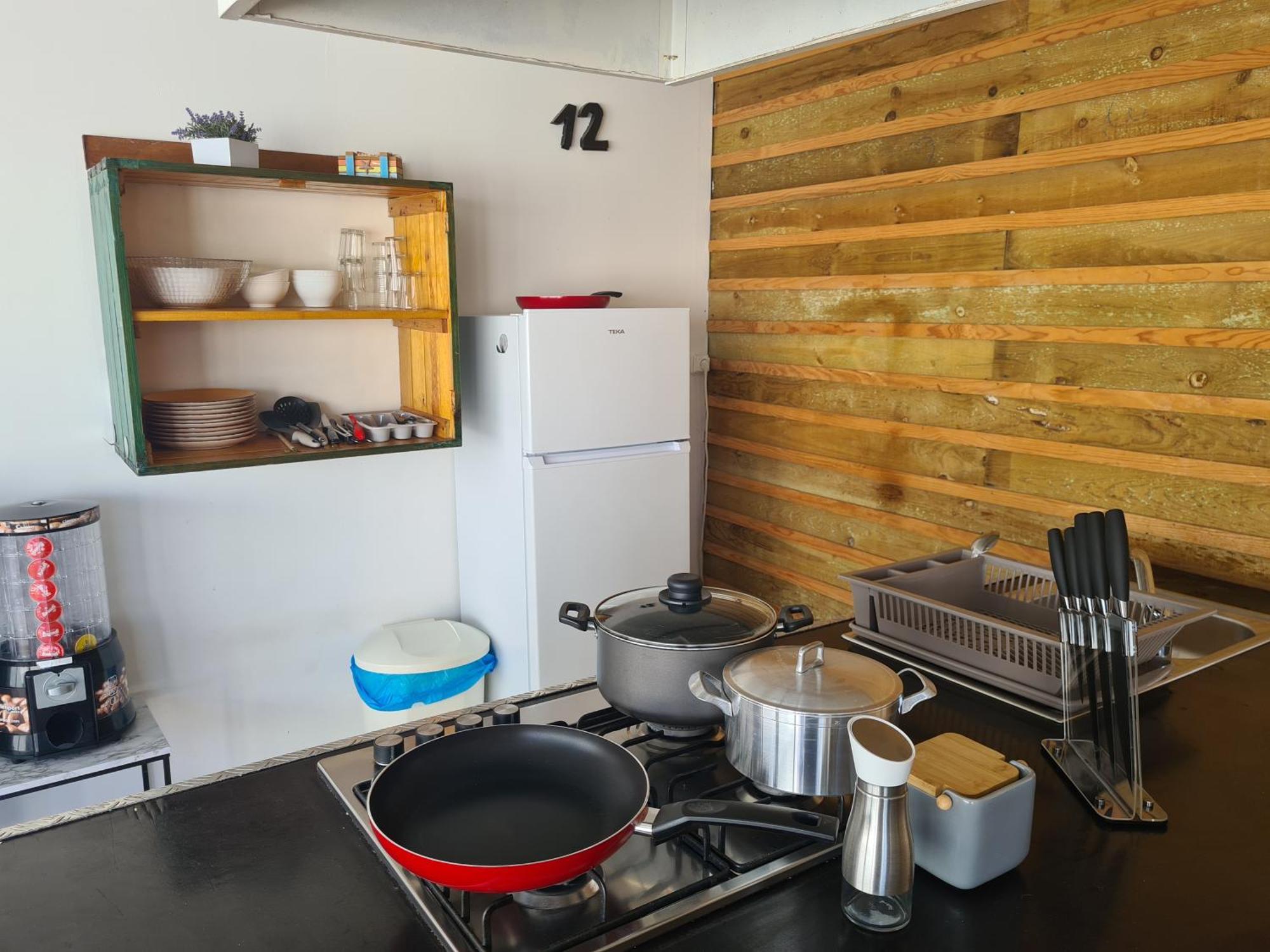 Хостел Casa Vale Ecotainer Лиссабон Экстерьер фото
